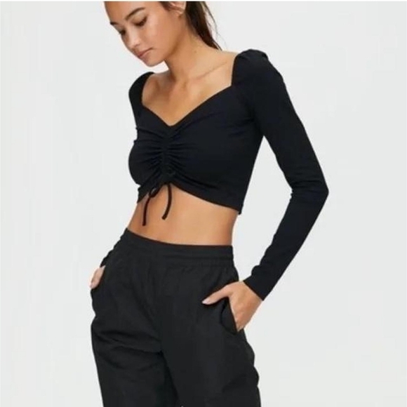TNA Tops - Aritzia TNA women's green long sleeves crop ruched top size XS